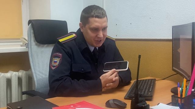 Полицейские Югры поздравили матерей с праздником.mp4 смотреть онлайн