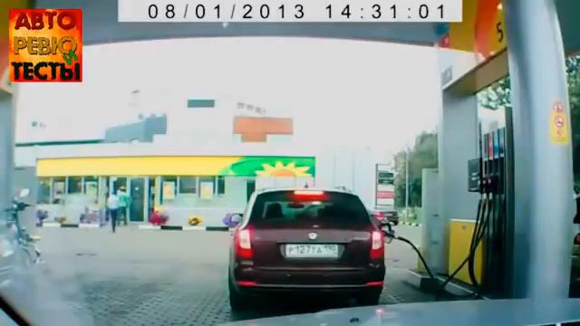 Бабы за рулем! Сколько же дур на дорогах!!! смотреть онлайн