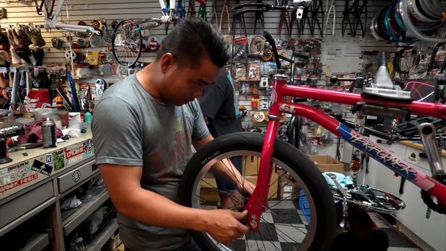 Converting An Old School BMX Into A New School Bike! смотреть онлайн