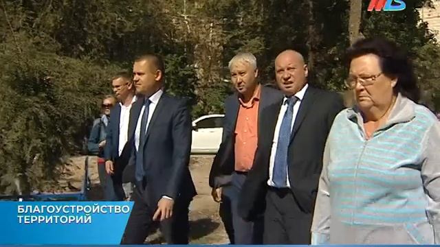 Виталий Лихачев поставил задачи по благоустройству Дзержинского и Советского районов смотреть онлайн