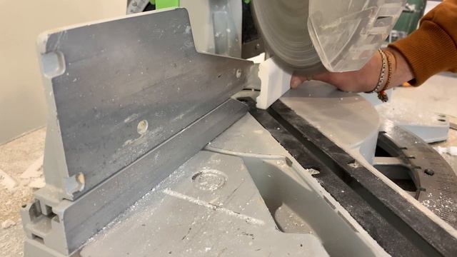 Пилим, красим гибкий плинтус Orac Decor смотреть онлайн