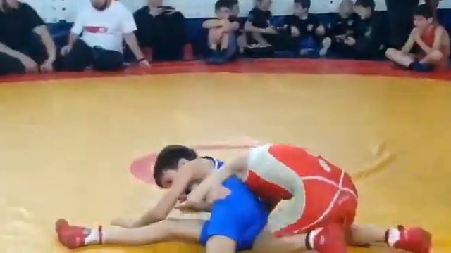 Вот я в красном в Хасавюрте в катором занял первое место смотреть онлайн