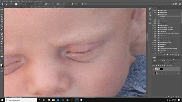 Close Eyes on a newborn in Photoshop CC 2020 with the warp tool- closing eyes смотреть онлайн