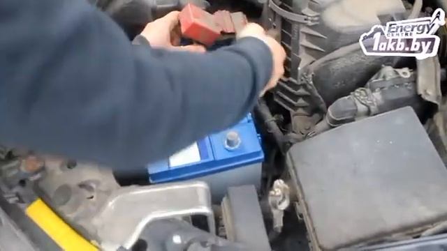 Замена аккумулятора на Mitsubishi Outlander смотреть онлайн