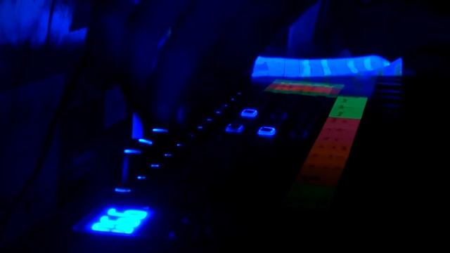 Akmy Live#3 [Space Deep House] - Alesis VI49 Live Mixing смотреть онлайн