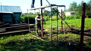 Как мы закручивали винтовую сваю мотобуром (весь процес)