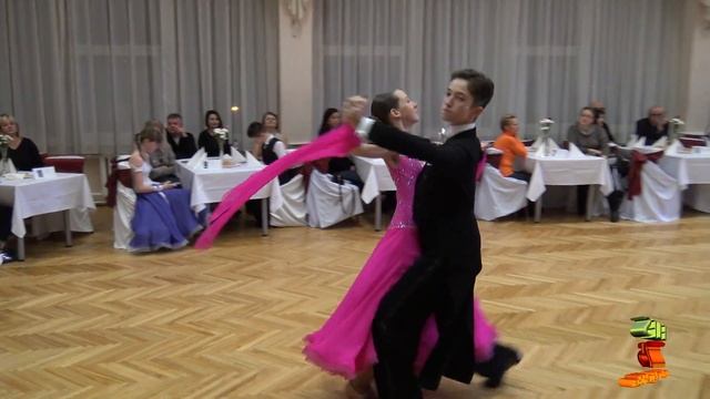 Клубу спортивного танца «ЭЛЬФ» - 25 лет! "Медленный вальс". Танцуют Андрей и Луиза. 11/11/ 2016 смотреть онлайн