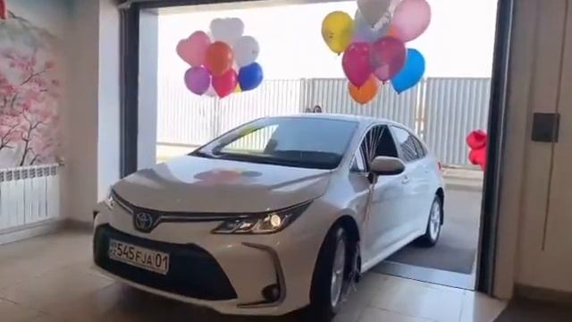 Компания подарила машину с салона ??? смотреть онлайн