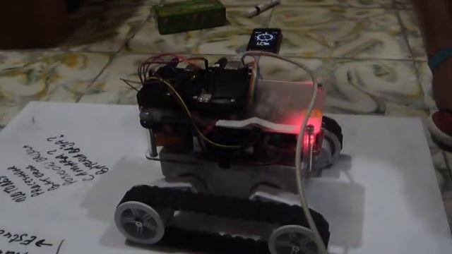 HAN-Bot Robot with Compass (Node.js + Arduino) смотреть онлайн