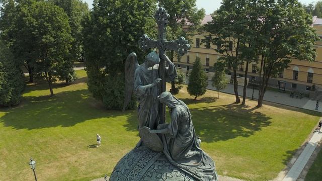 Удивительное рядом: Памятник Тысячелетию России смотреть онлайн