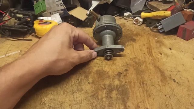 Механический бензонасос на Форд двигатель OHC 2л. Запчасти на Форд. Топливная система. бензонасос. смотреть онлайн