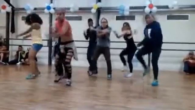 Camerino Company Clases de Dance Hall смотреть онлайн