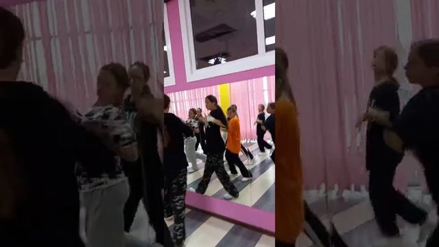 Женская часть в боди legacy смотреть онлайн