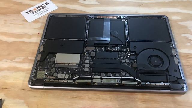 Replacing SSD PCIE Storage on 13" MacBook Pro A1708 - 13" MacBook Pro A1708 SSD Storage Installatio смотреть онлайн