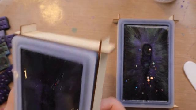 A Box for Dominos | Galaxy Themed | Let's Resin! смотреть онлайн