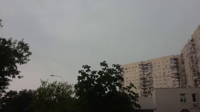 Раскат грома в Москве, 27 июня 2021, завершение сильной грозы. смотреть онлайн