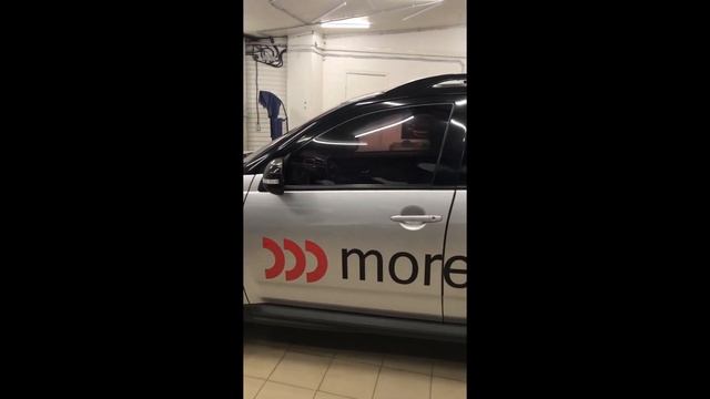 На Mitsubisi Outlander 2 пок.  установили электротонировку ONGLASS боковые и лобовое