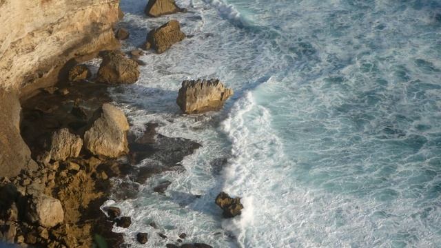 Petite vue du haut de la mer смотреть онлайн