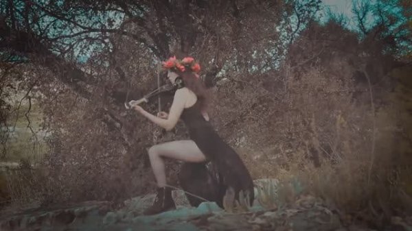 Caitlin De Ville - Hunter's Moon vs. Dance Macabre (Electric Violin Cover)