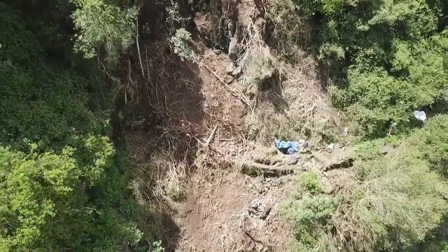 Vue sur la canalisation suite aux éboulis post Berguitta смотреть онлайн