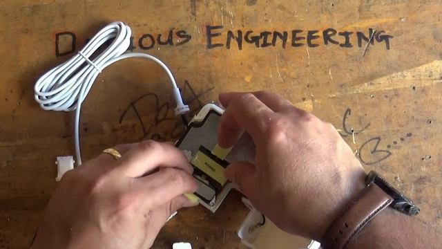 DuB-EnG: Repair an Apple Macbook 85w MagSafe Power Supply Charger - Fix / Replace the Broken Cable смотреть онлайн