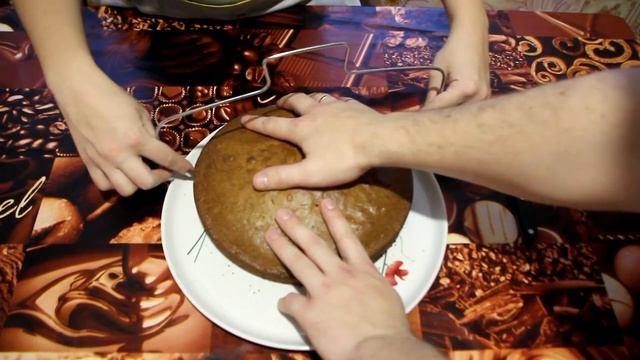 Разрезаем бисквит на коржи. Тест/Обзор смотреть онлайн