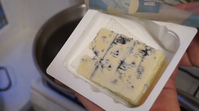 Итальянская паста с виноградом и сыром горгонзола. Бомбические спагетти. Рецепт с пачки # 114 смотреть онлайн