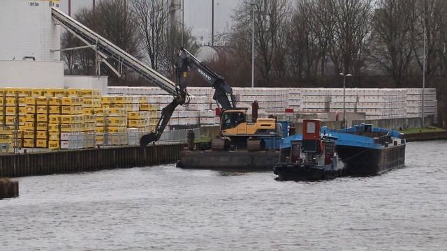 Binnenvaartschepen in Meppel - Port of Zwolle februari 2023 смотреть онлайн