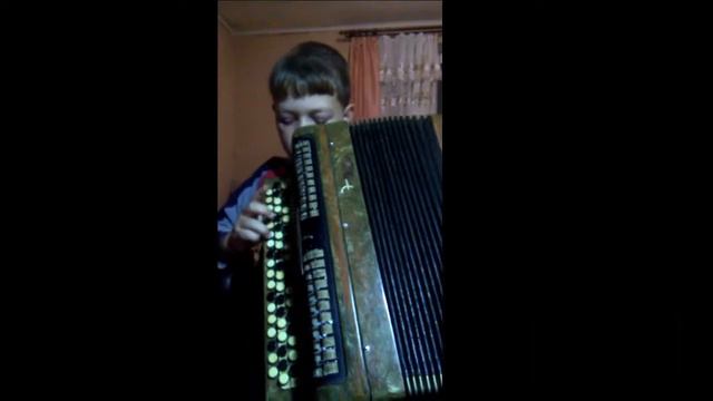 Музыка на баяне Синий платочек смотреть онлайн