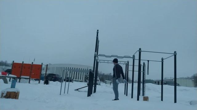 Челлендж от Дениса Семенихина, ПАРИ на 1000$: 40 подтягиваний + 40 отжиманий за 10 минут смотреть онлайн