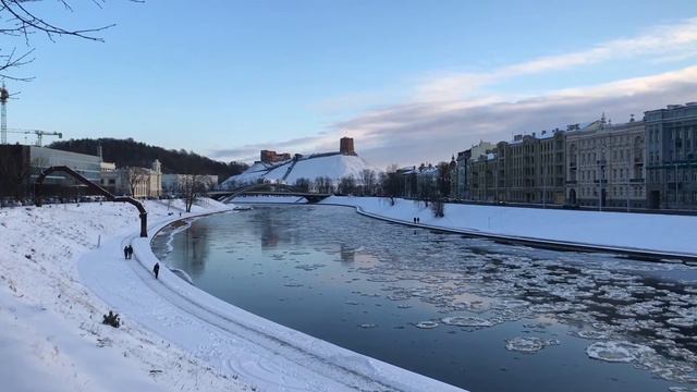 Прогулка с Natalex/641: как сказочно замерзает Нярис! #vilnius #kalėdos смотреть онлайн