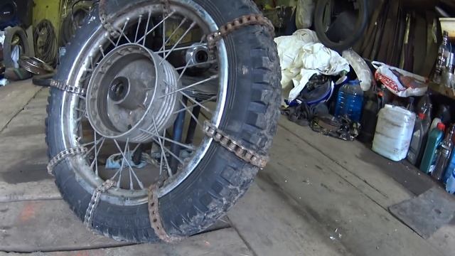 Шиповка резины дюбелями. Надеваем цепи на колёса. смотреть онлайн