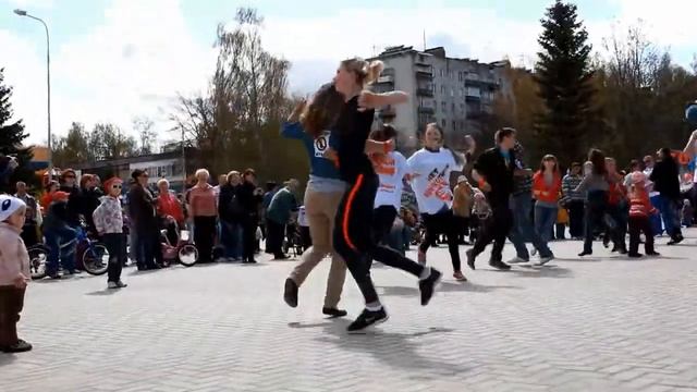 Флеш-моб в Конаково смотреть онлайн