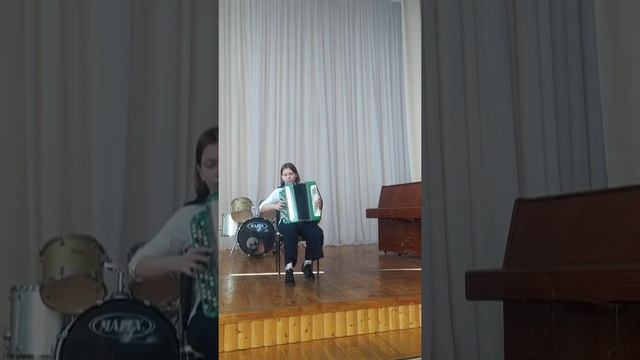 Белорусская полька исполняет Паращенко Ульяна смотреть онлайн