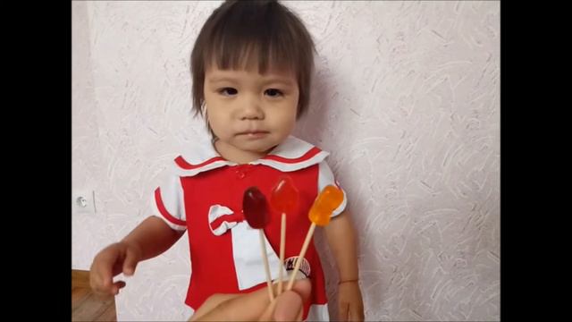 Учим цвета, ребенок плачет из за мармелада The baby is crying out for marmalade, teach colors смотреть онлайн