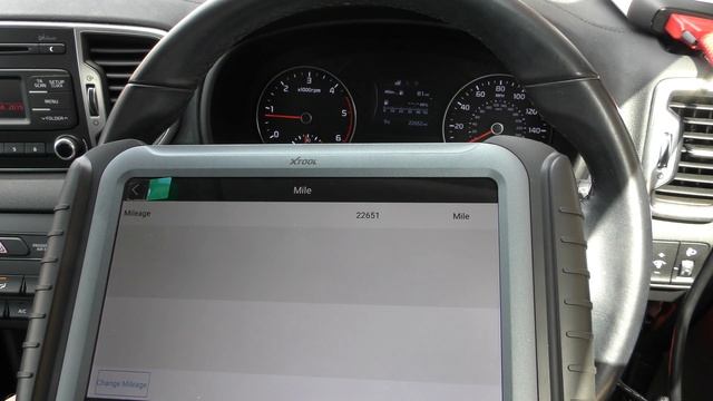 Kia SIMPLE Mileage KM Change Adjustment Correction Via OBD2 port X Tool H6 Pro смотреть онлайн