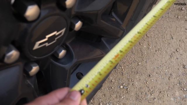 I Found the Best Chevy Silverado 4x4 Truck! Fast and Cheap vs Expensive and Comfy! смотреть онлайн