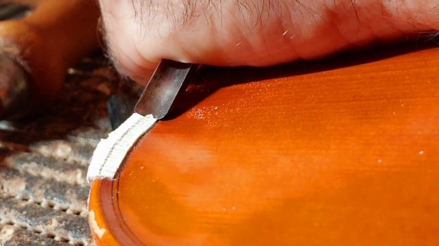 RESTAURO, AJUSTE DE CAVALETE E CRAVELHAS #luthier #violino #cello смотреть онлайн