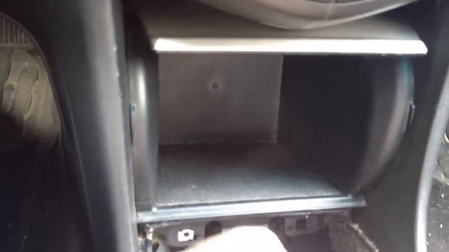 Como instalar un IPod AUX adaptar en 2003 Honda Accord y como desarmar parte de la consola PARTE 1 смотреть онлайн