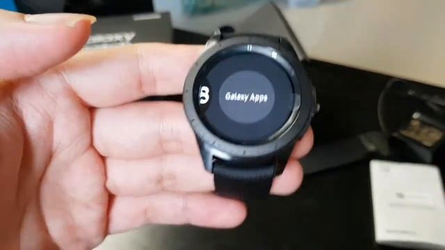 Mở Hộp Galaxy Watch 42 mm смотреть онлайн