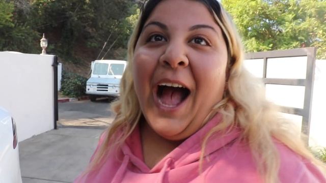 SURPRISING BEST FRIEND WITH BORAT!! смотреть онлайн