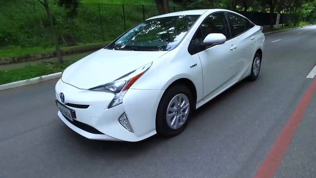 Toyota Prius 2018 - O que é um carro híbrido? смотреть онлайн