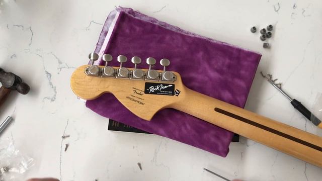 Modifying the Squier VM Mustang | Part 6: Installing Locking Tuners смотреть онлайн
