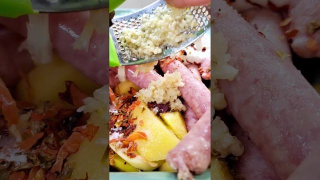#картошка с колбасками смотреть онлайн