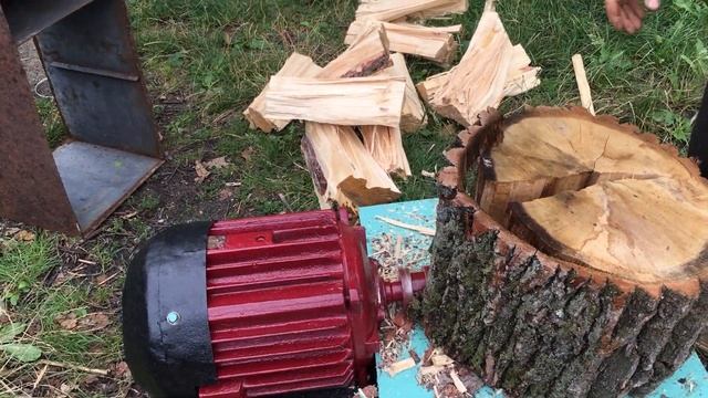 Дровокол винтовой самодельный.Screw wood splitter homemade. смотреть онлайн
