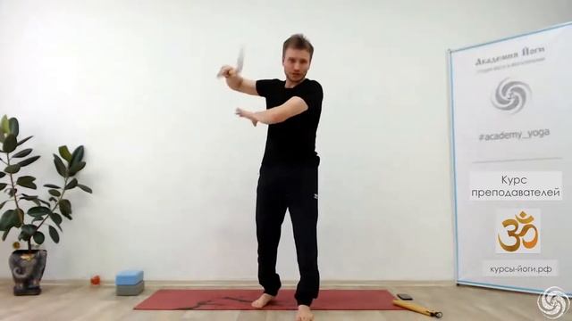 Маха халасана и цели йоги на примере тренировки с нунчаками смотреть онлайн