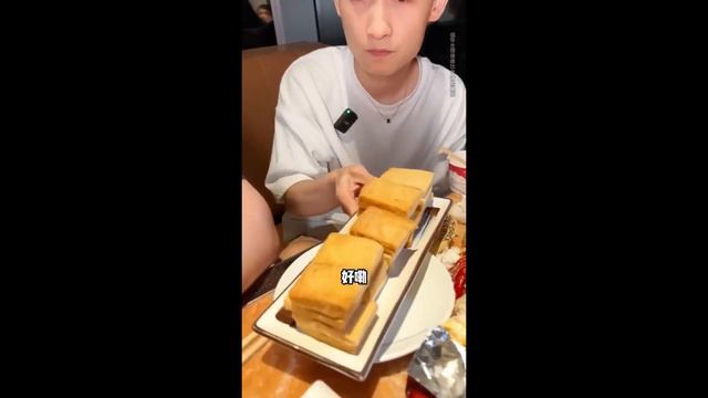 【海鮮自助合集】600元挑戰上海超豪華海鮮自助！ 海膽肉質肥美咬下去滿嘴流油，紐西蘭鰲蝦不限量一口一個吃到爽【樱木花胖】 смотреть онлайн