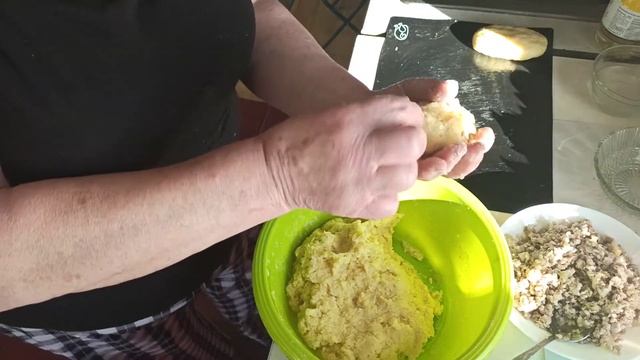 Сырники с грушевым джемом