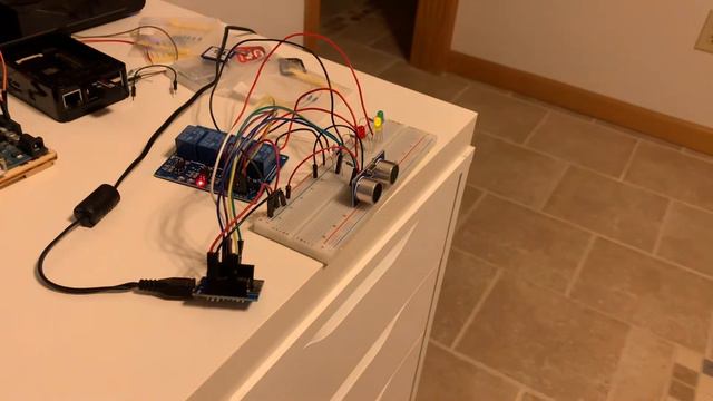 Arduino Traffic Light Controller Prototype смотреть онлайн
