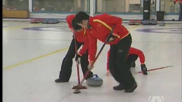Chinese Curlers Practice on Vancouver Island смотреть онлайн